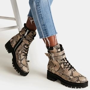Combat Boots With Buckles 